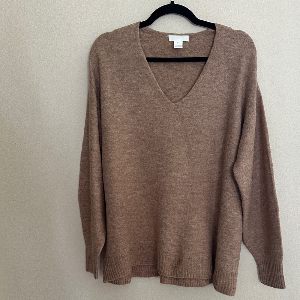 H&M V-Neck Sweater in Warm Tan Small EUC